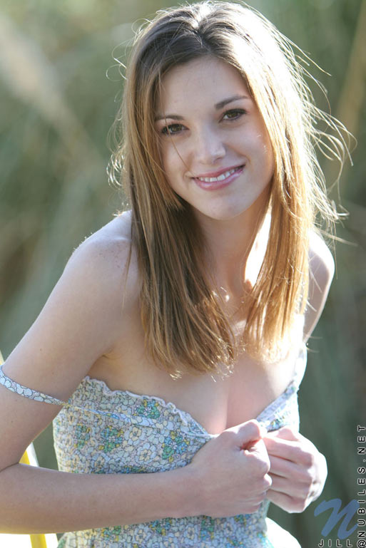 Wow just look at this girls abs so hot and sexy long hair and great small tits very nice