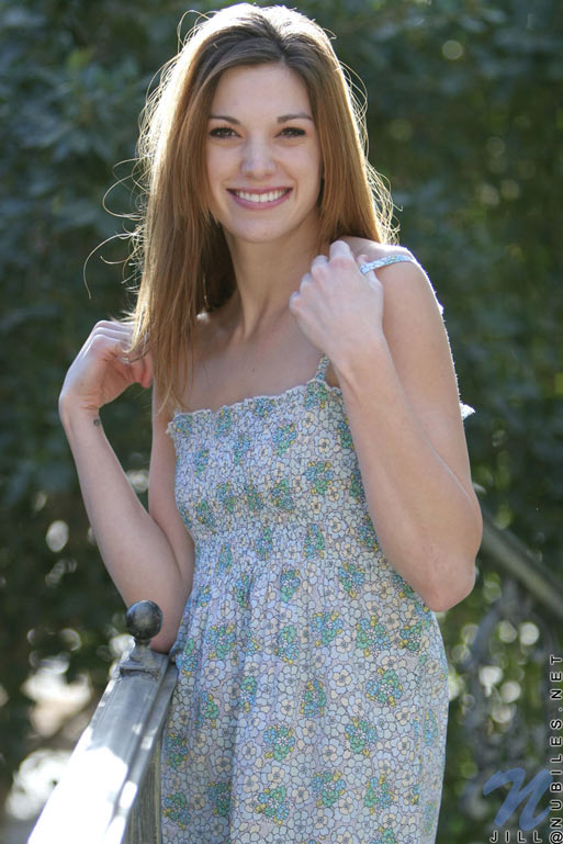 Wow just look at this girls abs so hot and sexy long hair and great small tits very nice